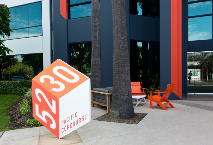 Pacific Concourse 2019-042